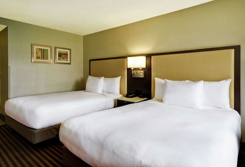 Doubletree By Hilton Hotel Pleasanton At The Club