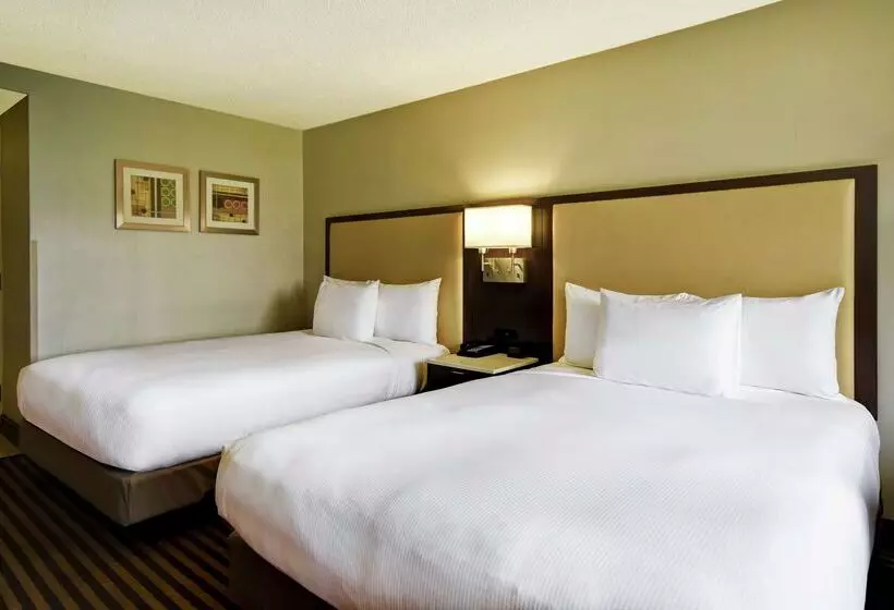 Doubletree By Hilton Hotel Pleasanton At The Club