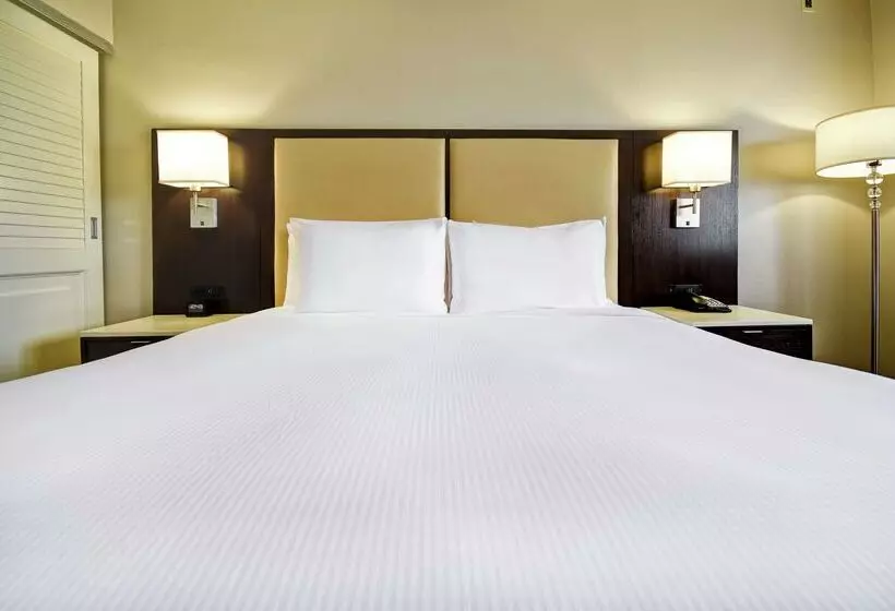 Doubletree By Hilton Hotel Pleasanton At The Club