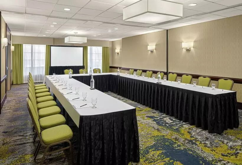 فندق Doubletree Suites By Hilton Charlotte Southpark