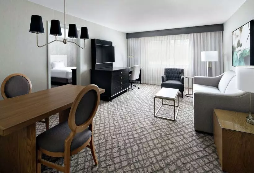 فندق Doubletree Suites By Hilton Charlotte Southpark