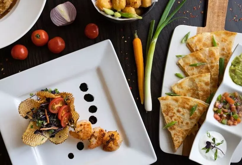 فندق Doubletree Suites By Hilton Charlotte Southpark