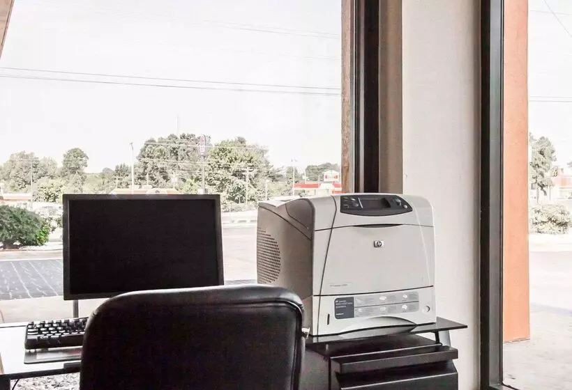 Otel Econo Lodge Inn And Suites   Jackson