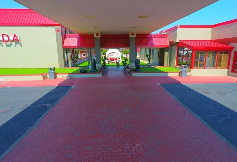 בית מלון כפרי Fairbridge Inn Express Perry