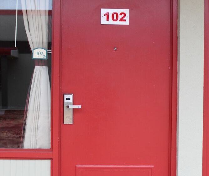 בית מלון כפרי Fairbridge Inn Express Perry