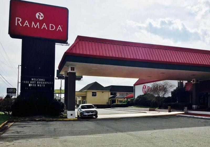 בית מלון כפרי Fairbridge Inn Express Perry