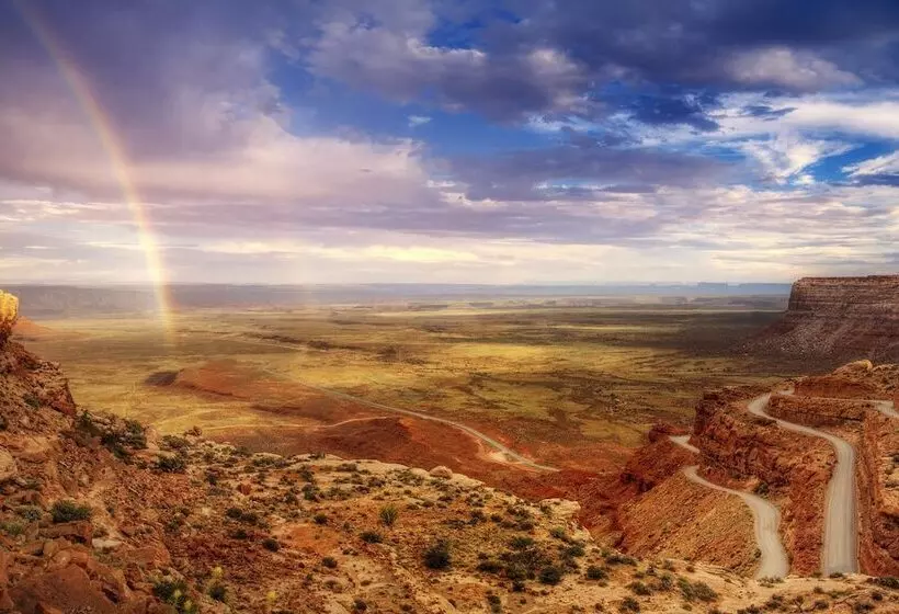 Отель Goulding's Lodge