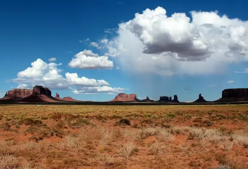 Отель Goulding's Lodge