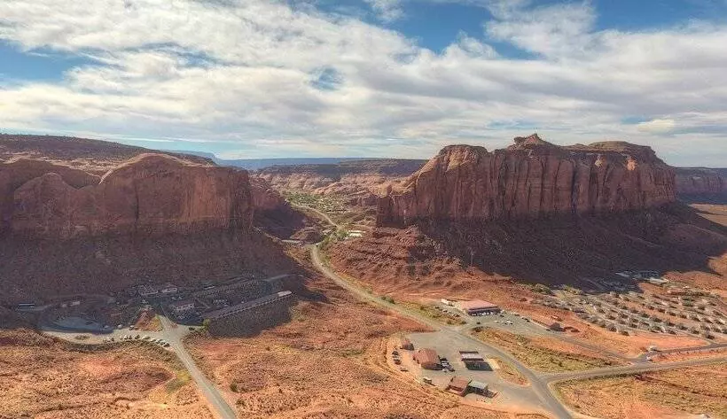 Отель Goulding's Lodge