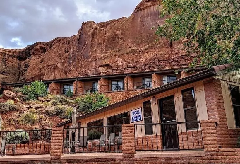 Отель Goulding's Lodge