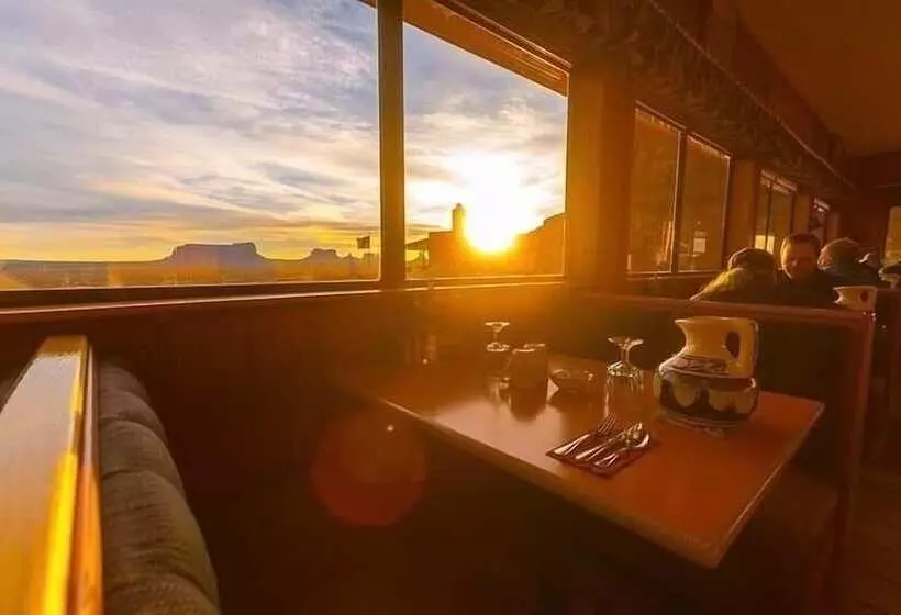 Отель Goulding's Lodge