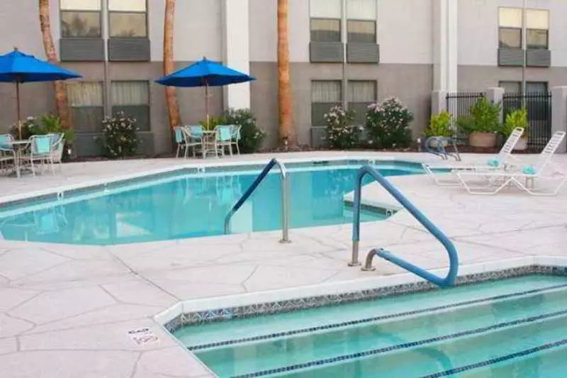 فندق Greentree Inn & Suites Phoenix Sky Harbor