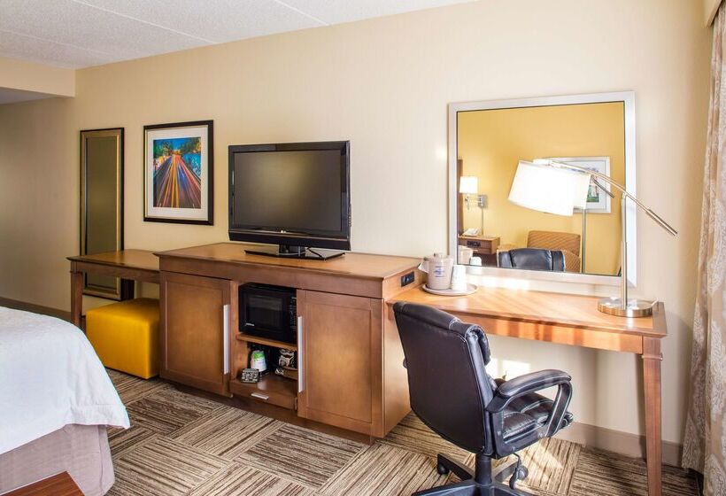 Отель Hampton Inn Atlantanorthlake