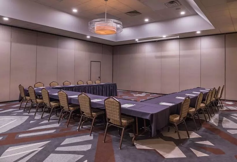 Otel Holiday Inn Auburn Finger Lakes Region, An Ihg