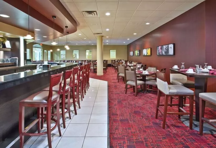 בית מלון כפרי Holiday Inn Manitowoc By Ihg