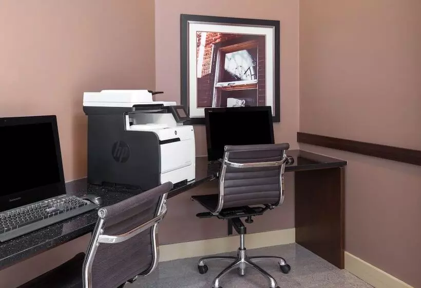 בית מלון כפרי Holiday Inn Manitowoc By Ihg