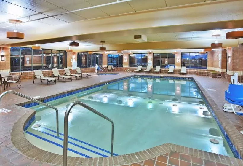 בית מלון כפרי Holiday Inn Manitowoc By Ihg