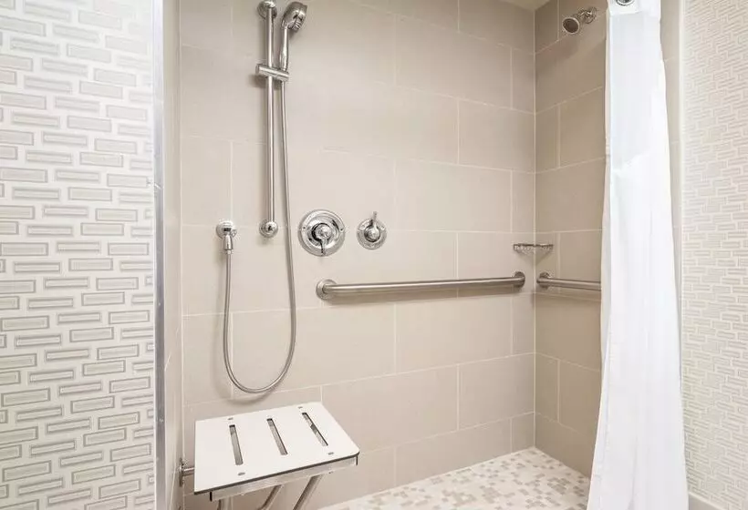 בית מלון כפרי Holiday Inn Manitowoc By Ihg