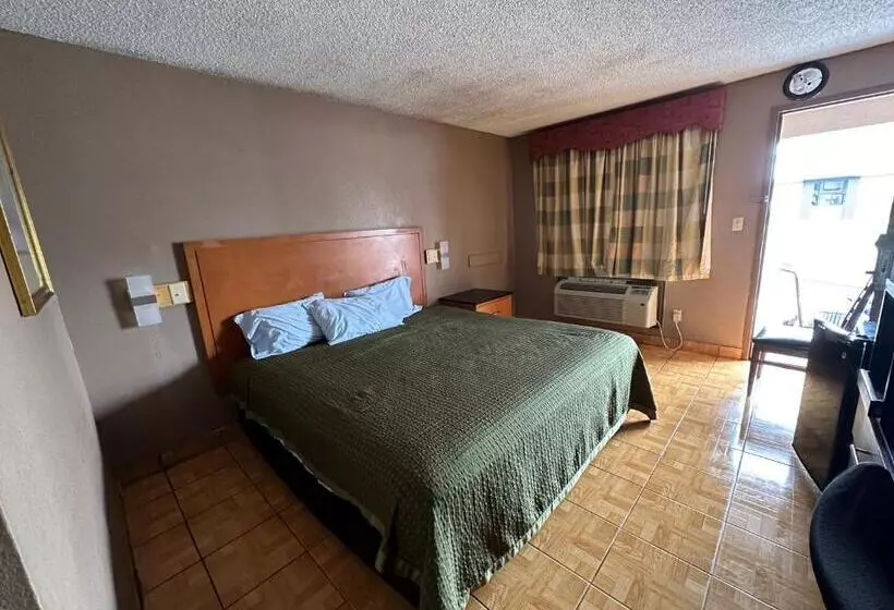 فندق Lone Star Inn & Suites