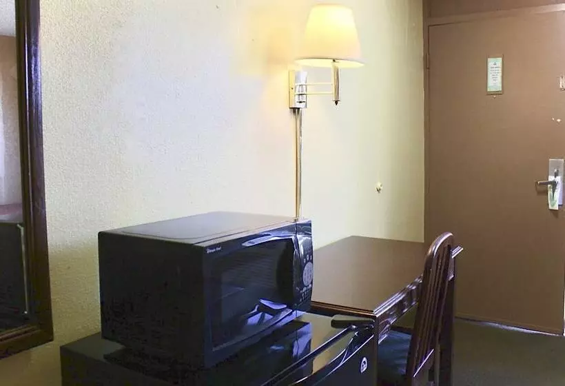 فندق Rodeway Inn