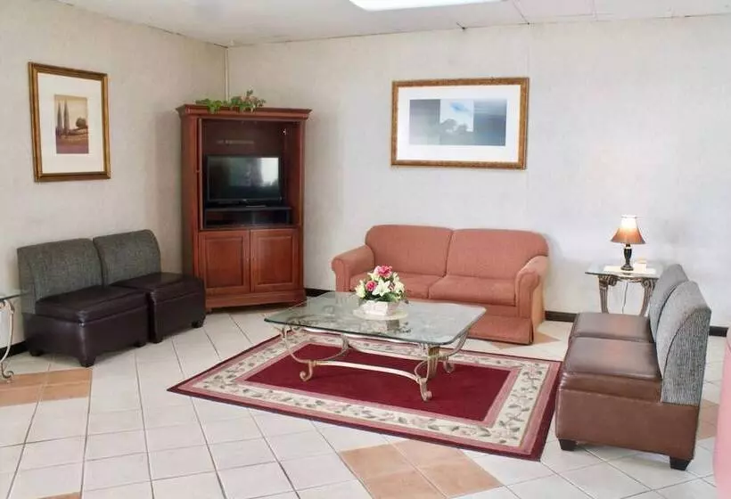 فندق Rodeway Inn