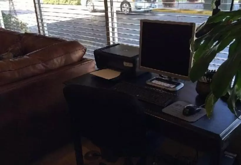 Hotel Whitten Inn University