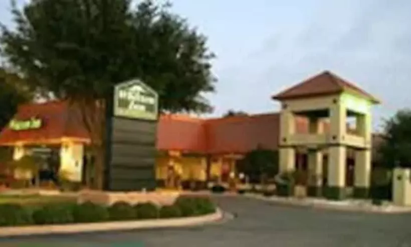 Hotel Whitten Inn University