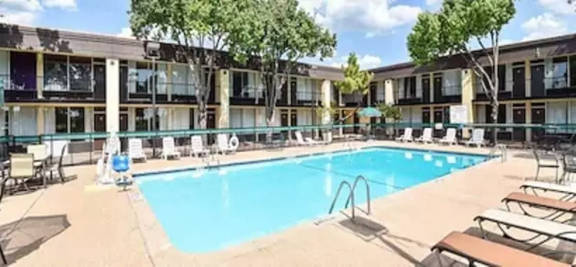 Hotel Whitten Inn University