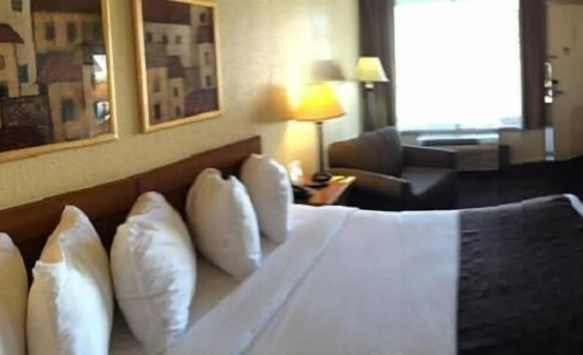 בית מלון כפרי Whitten Inn University