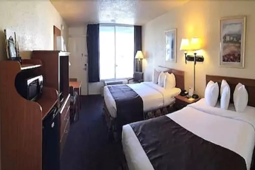 Hotel Whitten Inn University