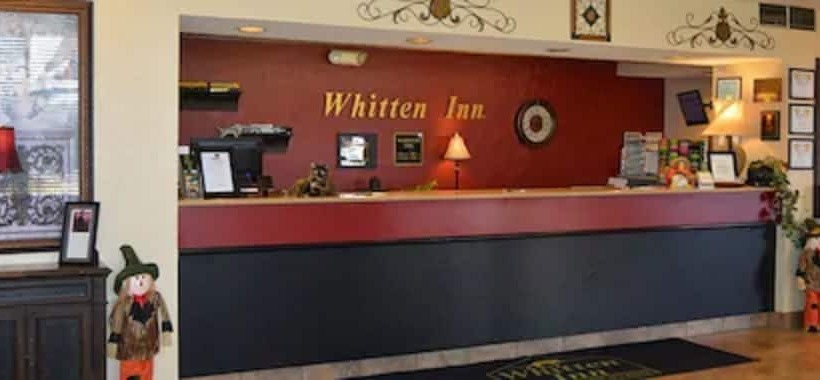 בית מלון כפרי Whitten Inn University