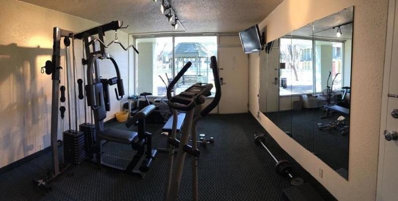 בית מלון כפרי Whitten Inn University