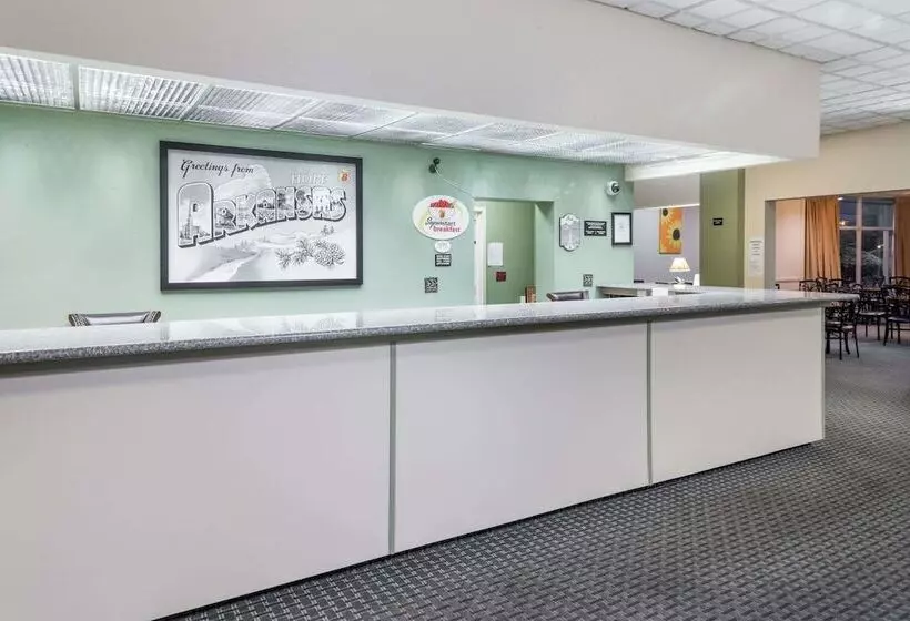 モーテル Super 8 By Wyndham Hope