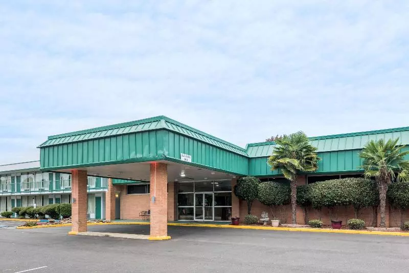 モーテル Super 8 By Wyndham Hope