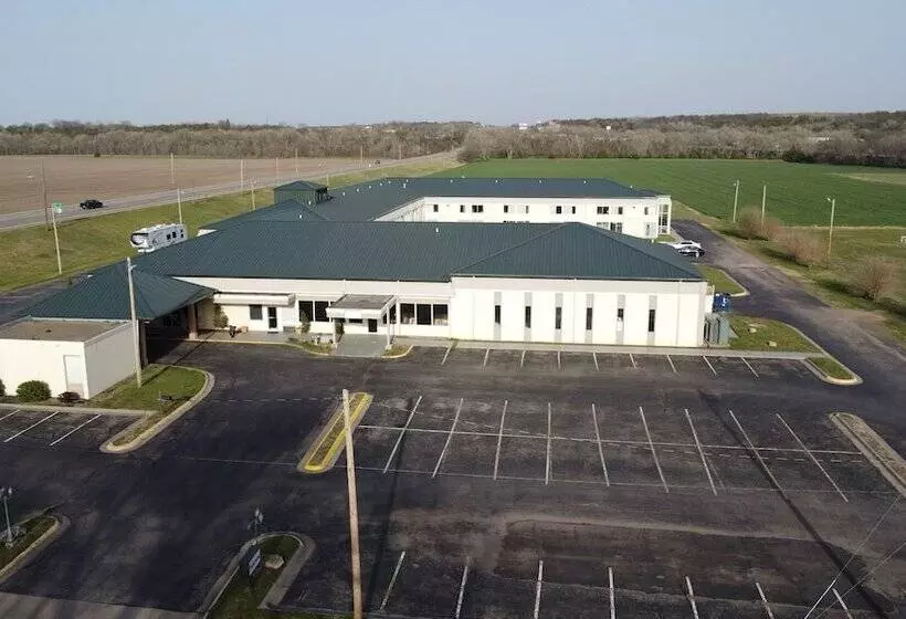 فندق على الطريق Usa Inn Junction City Near Fort Riley