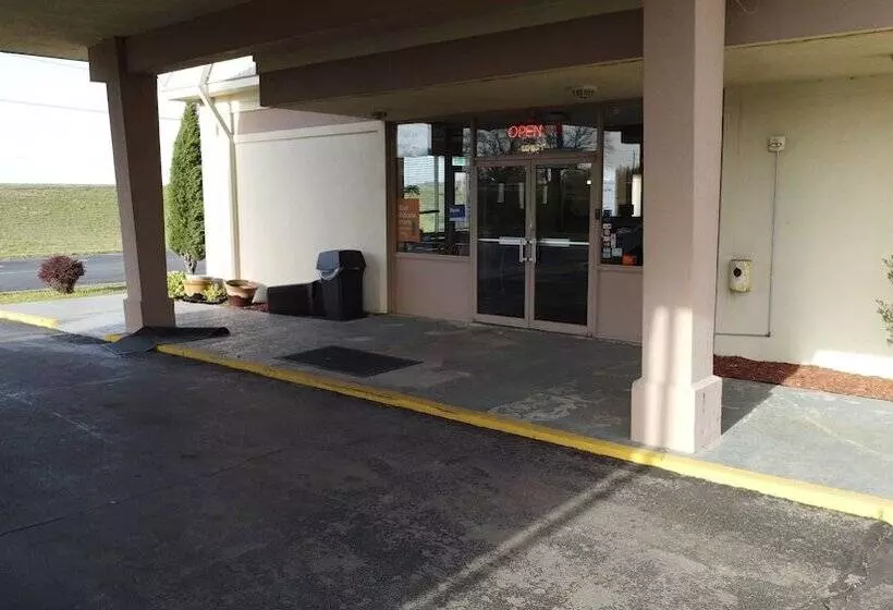 فندق على الطريق Usa Inn Junction City Near Fort Riley