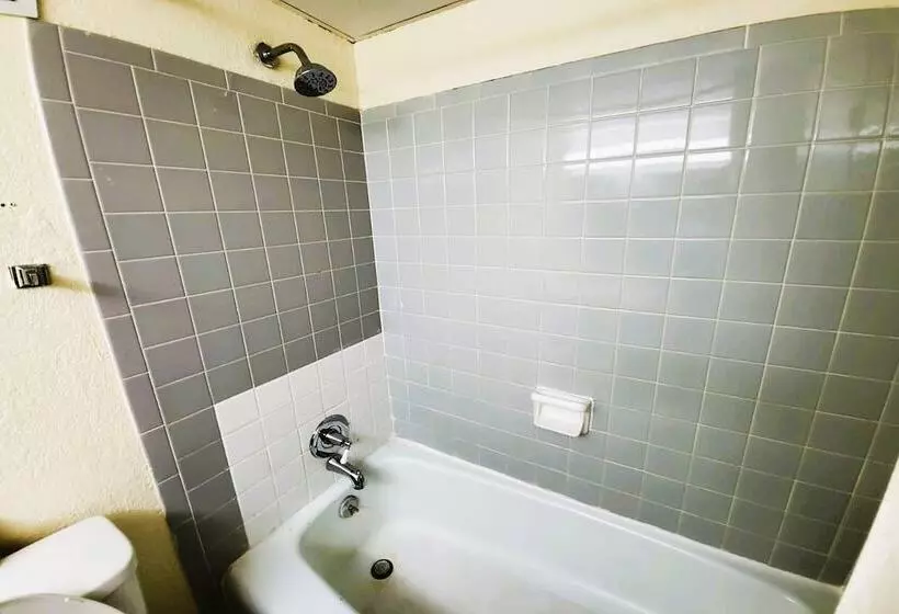 فندق على الطريق Usa Inn Junction City Near Fort Riley