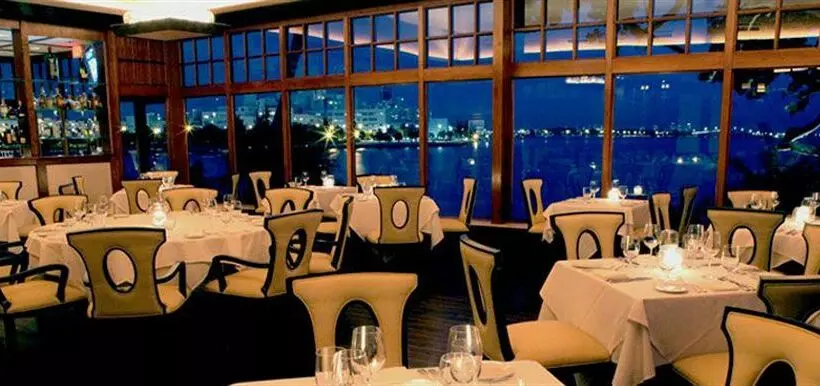 リゾートホテル Palmeiras Beach Club At Grove Isle