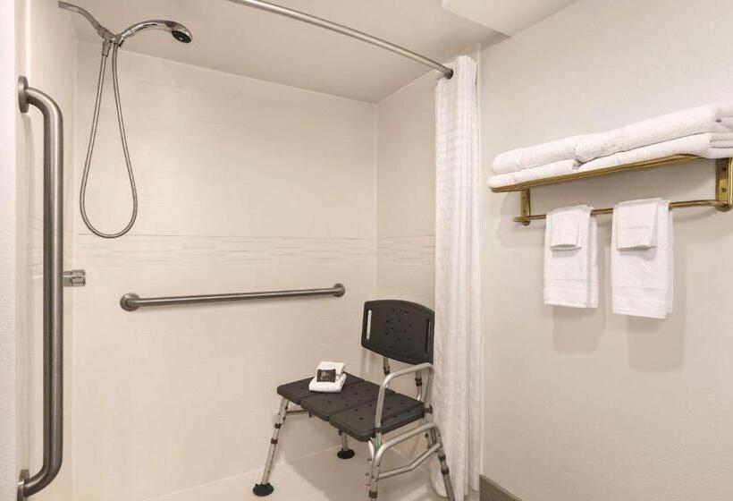 בית מלון כפרי Country Inn & Suites By Radisson, Williamsburg East Busch Gardens , Va