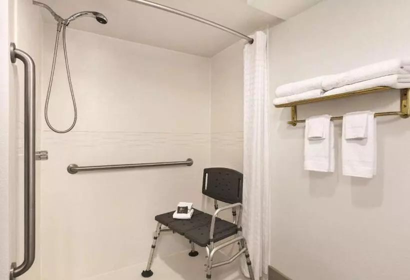 فندق Country Inn & Suites By Radisson, Williamsburg East Busch Gardens , Va