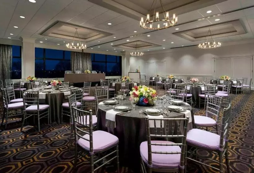 בית מלון כפרי Courtyard By Marriott Boston Cambridge