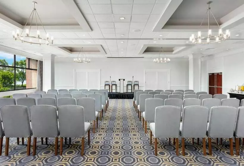 בית מלון כפרי Courtyard By Marriott Boston Cambridge