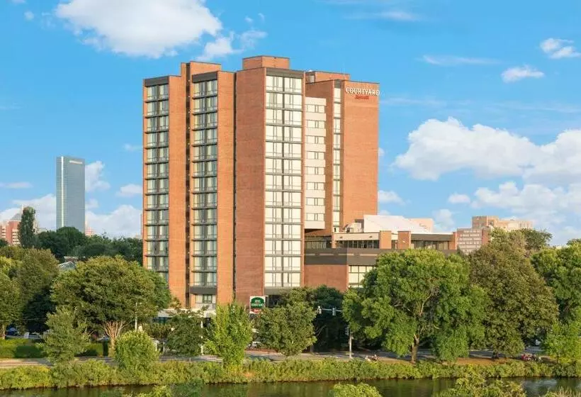 בית מלון כפרי Courtyard By Marriott Boston Cambridge