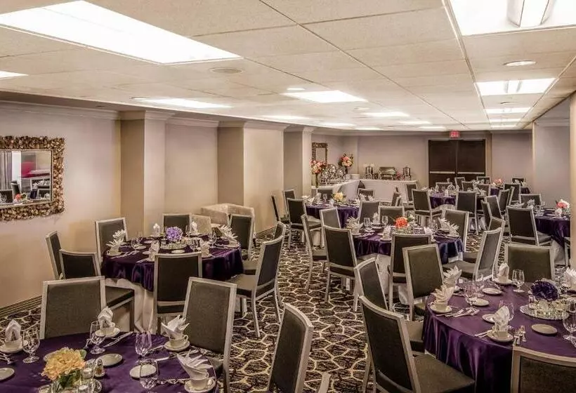 Hotel Courtyard By Marriott Bethesda Chevy Chase