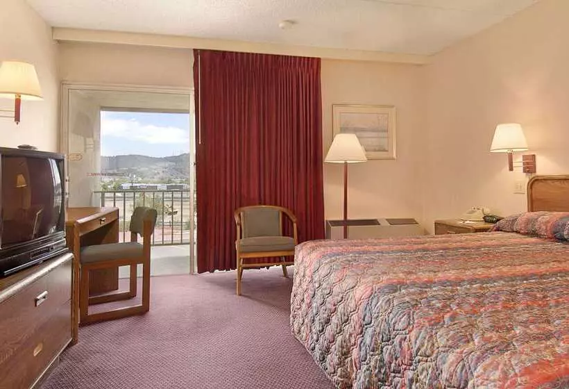 ホテル Days Inn By Wyndham Colorado Springs/garden Of The Gods