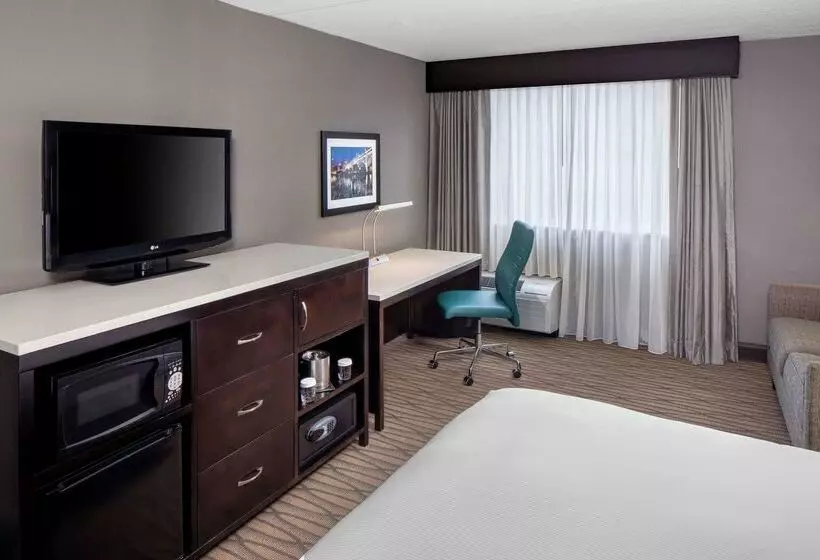 Отель Wyndham Garden Westlake