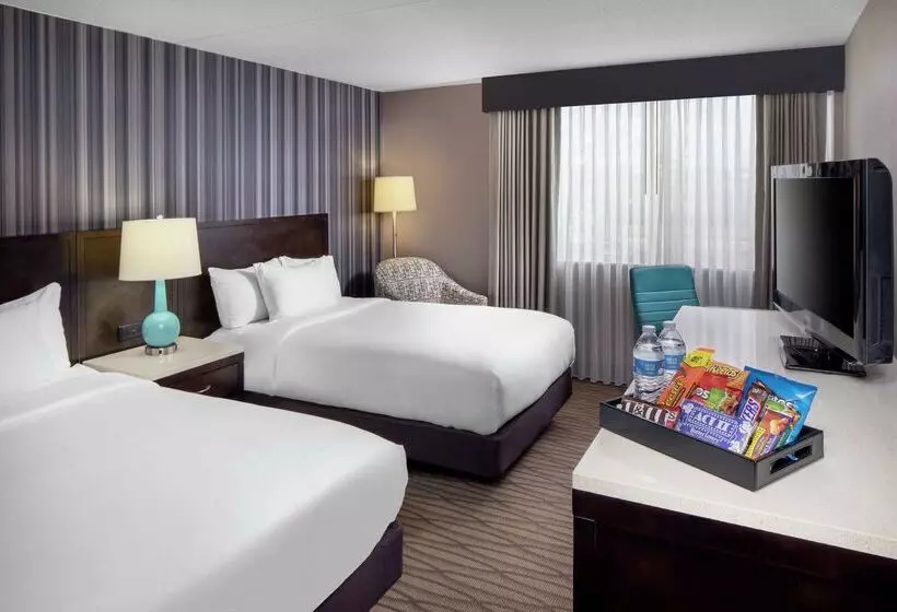 Отель Wyndham Garden Westlake