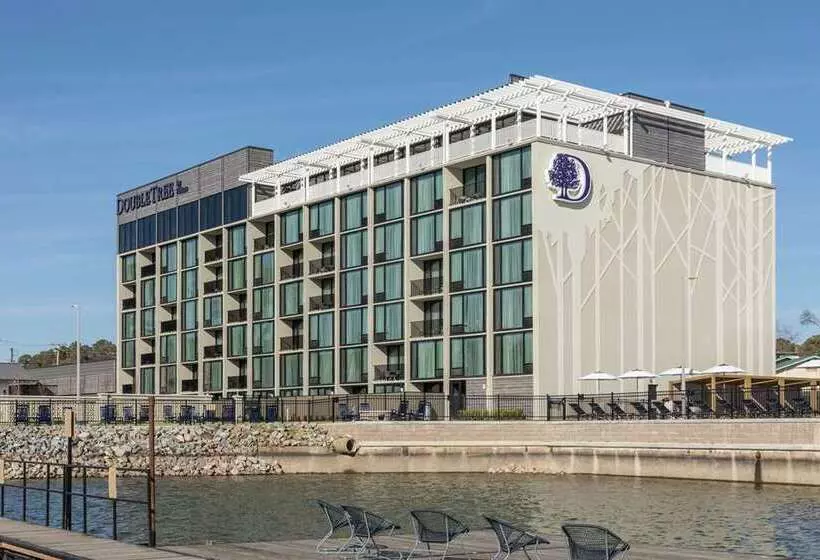 هتل Doubletree By Hilton Hot Springs