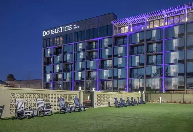 هتل Doubletree By Hilton Hot Springs