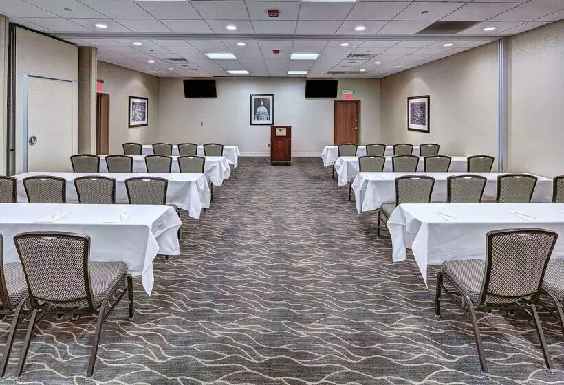 Szálloda Doubletree By Hilton Madison Downtown